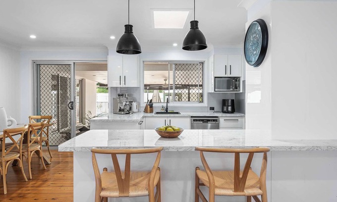 Currumbin Waters Maison | Drumfish Summary: Wel