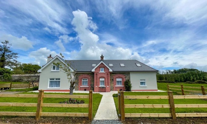 Cavan Lit Et Petit-Déjeuner | Drumlanaught Cottage Farnham