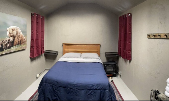 Conner Cabine | Dry Cabin #9, sleeps 2 guest maximum