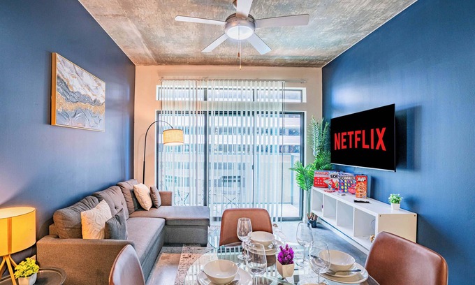 Evans Churchill Appartement | Relaxing 2BD |Central Downtown | Gym+Pool+Parking