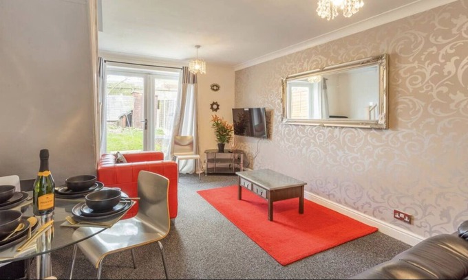 Tipton Maison | Dudley Port - Your Spot For Commonwealth Games - 2 Bedrooms