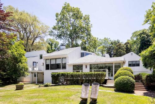 Noyack Maison | Dumar Villa by Rove - 6BR Family Home with Pool & Outdoor Spaces