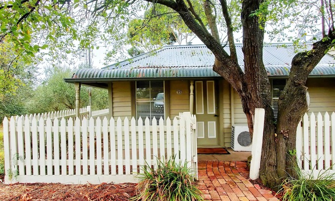 Dunkeld Maison | Dunkeld Secret Garden & Grampians Peaks Trail End