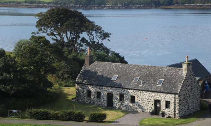 Caroy Maison | Dunvegan Castle Laundry Cottage