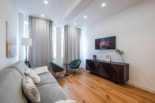 Carrobbio Appartement | Duomo Area Luxury Design & Netflix Mood
