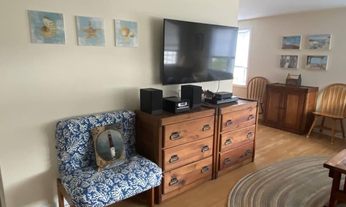 Barnegat Light Appartement | DUPLEX 3rd from the OCEAN!