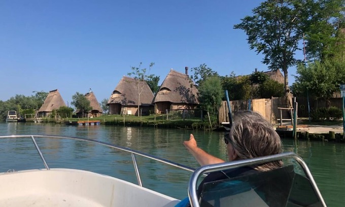 San Giorgio di Livenza Appartement | Duplex 85m² sur la rivière Livenza, avec piscine, location de bateaux