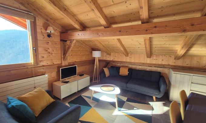 Araches-la-Frasse Maison | Duplex rénové 2 chambres