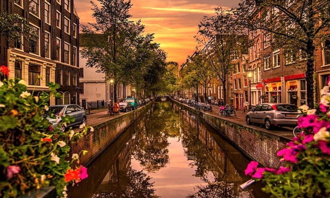 Canal Ring Appartement | Duplex Amsterdam 6th floor Penthouse Gem