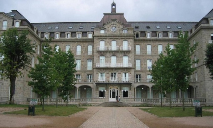 Mondariz-Balneario Appartement | Duplex apartment Residencial Gran Hotel