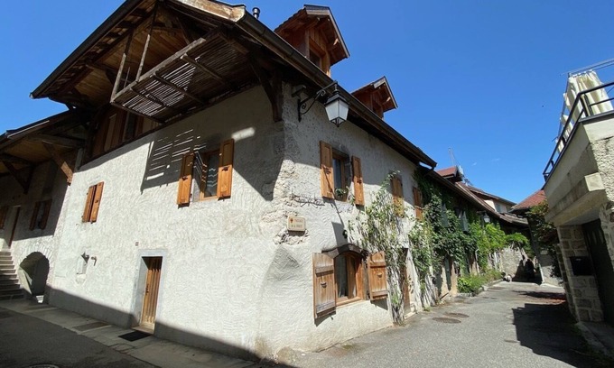 Duingt Appartement | Duplex à 120m du lac d'Annecy, au cœur vieux village médiéval de Duingt