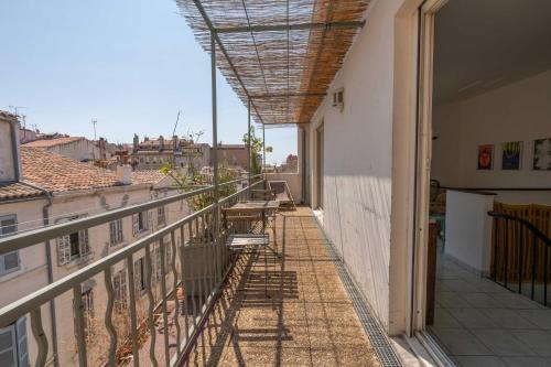 Thiers Appartement | Duplex avec terrasse et vue sur les toits