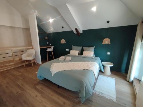 Chenehutte-Treves-Cunault Maison | Duplex en bord de Loire