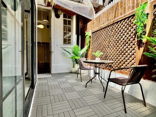 Downtown Shanghai Maison | Duplex Garden Villa with Private Courtyard Jing'an Villa Near Metro Downtown Shanghai