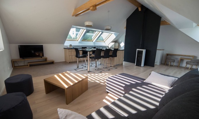 Menthon-Saint-Bernard Maison | Maison Duplex Neuf 4-6 pers- Vue Lac d'Annecy - Plage à 200 mètres