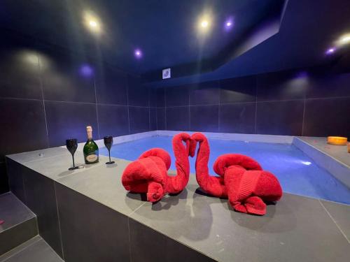 L'Escarene Appartement | Duplex jacuzzi et table massage