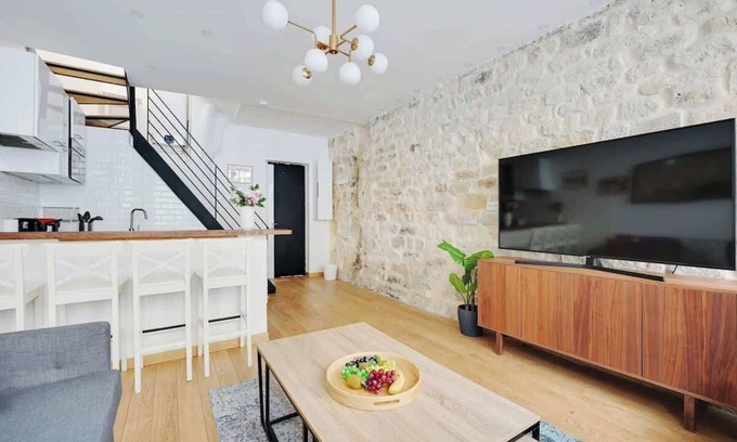 Porte-Saint-Martin Appartement | Duplex pour 6 à République – Confort et Centralité