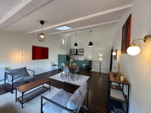 Roquesteron Appartement | Duplex refait à neuf Village au coeur de la nature
