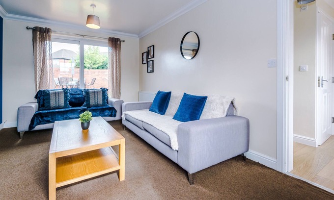 Chorley Maison | Durham House, Fab 4 bed Townhouse in Buckshaw Village, Chorley with FREE parking & WiFi