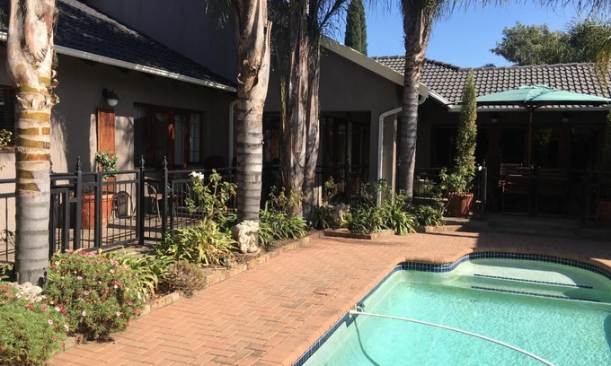Emalahleni Maison | Dvine Guesthouse Witbank