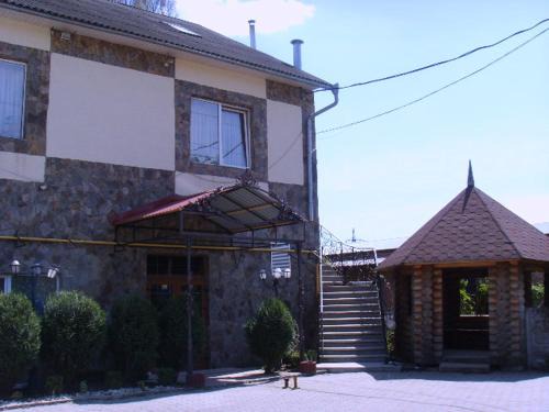 Chernivtsi Region Hôtel | Dvorik