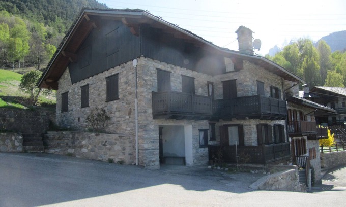 Introd Appartement | Dwelling in the Alps