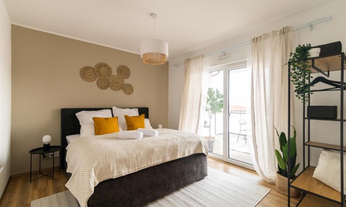 Bad Hersfeld Appartement | DWELLSTAY - Modernes Apartment I 55qm I 2 Zimmer I Küche I Bad I Terrasse I TV I WLAN