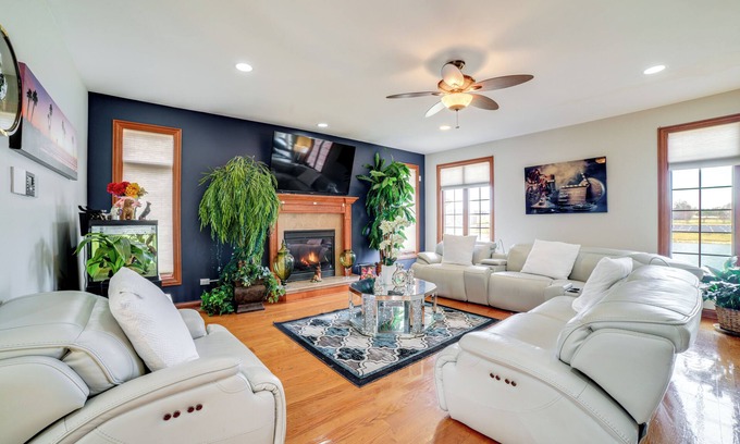 Dyer Appartement | Dyer Family Escape - 20 Mi to Lake Michigan!