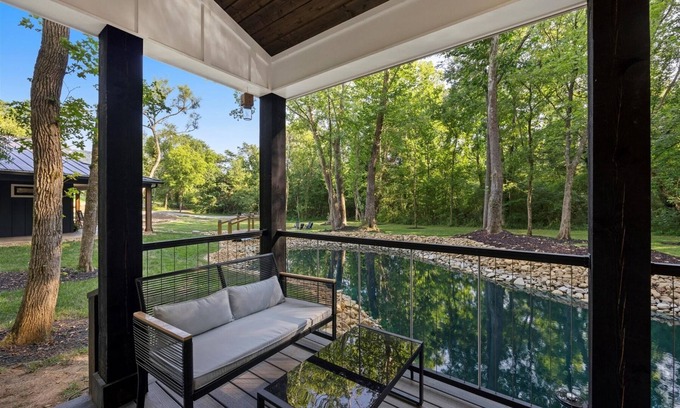 Wildwood Maison | (E) Whitewood | 1 Bed, 1 Bath
