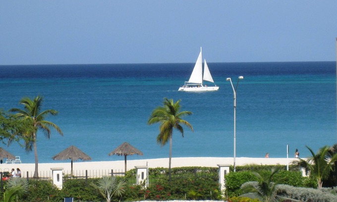Oranjestad-West Copropriété | CONDO FRONT DE LUXE BEACH * VUES INCROYABLES * EAGLE BEACH