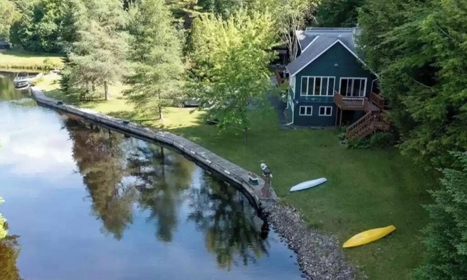 Old Forge Maison | Eagle Creek House waterfront property 4th Lake access.