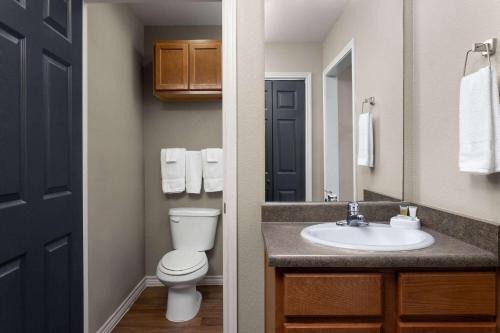Pawnee Hôtel | Eagle's Den Suites Kenedy a Travelodge by Wyndham