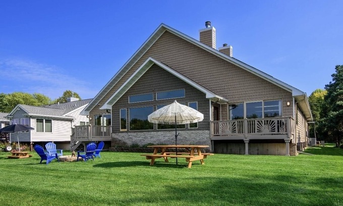 Afton Maison | Eagle's Nest Riverside Retreat
