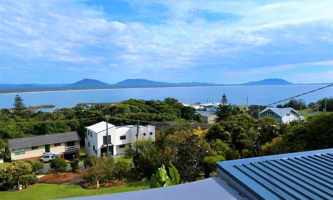 Crowdy Head Maison | Eagles Nest Cottage where everything is better with an ocean view