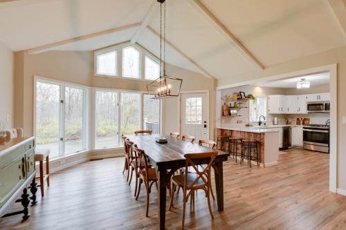 East Aurora Maison | East Aurora Home about 18 Mi to Downtown Buffalo!