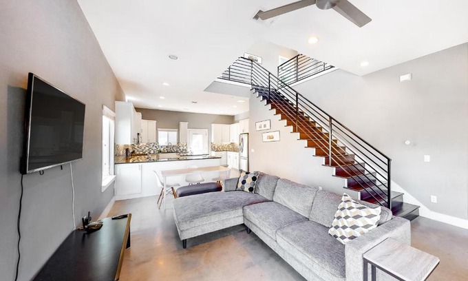 St. John - Coronado Hills Maison | East Austin Charmer