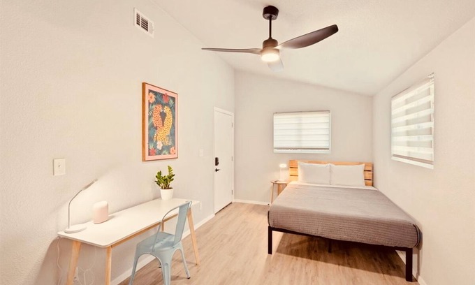 Johnston Terrace Maison | East Austin, South Congress, Zilker Guest suite with washer and dryer, pets ok!