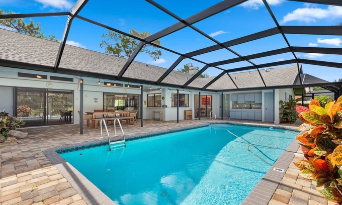 Palm Harbor Maison | NOUVELLE LISTE ET DISPONIBLE MAINTENANT EAST LAKE GEM SUR LE TERRAIN DE GOLF DE TARPON WOODS 3 CHAMBRES 2. 5 BAINS PISCINE EXÉCUTIVE HOME