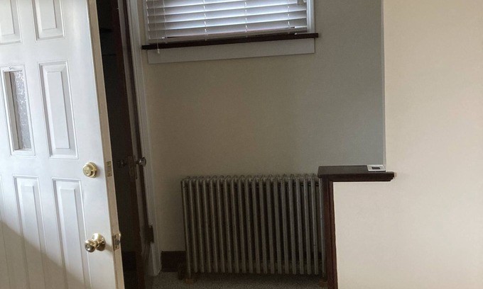Forest Hills Maison | East of Pgh spacious house-2 brms+office-2ba-new kitchen-safe nbhd,off-st pkg