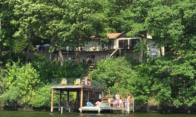 Burdett Maison | East Side Lake House de la maison spacieuse. Drift Away.