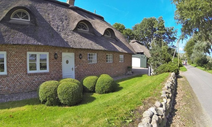 Poppenbull Maison | Digue de Pâques Molehill - Maison jumelée au toit de chaume Molehill