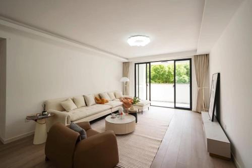 Changning Appartement | Eastern Hub - Zhongshan Park Branch Kaixin Haoyuan Subway 100 meters away bustling commercial area
