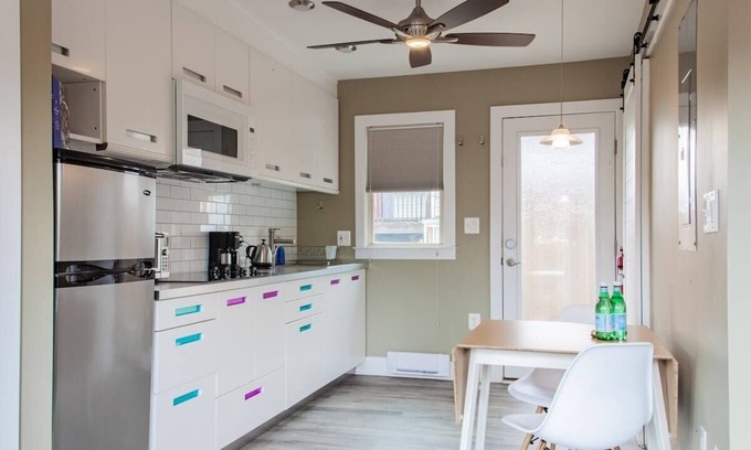 Capitol Hill Appartement | Eastern Market Carriage house efficiency // PRIVACY