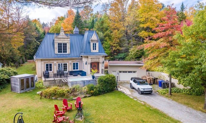 Eastman Villa | Bord de l’eau Estrie avec spa creusé au sel, sauna, kayaks, paddles et wifi