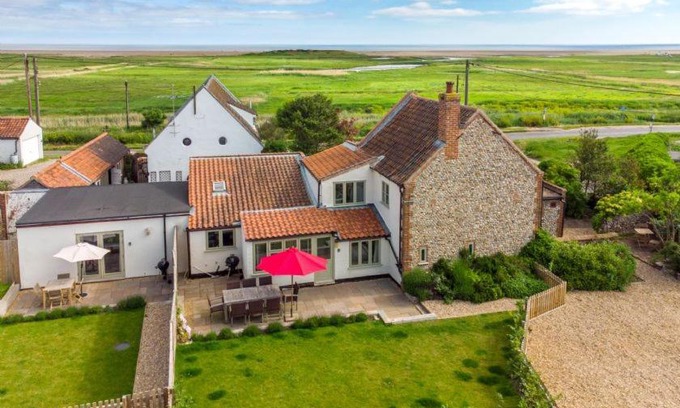 Salthouse Maison | Eastgate Cottage and Hideaway