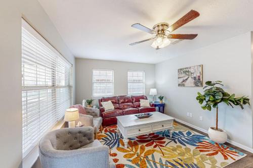 College Station Maison | Eastgate Gem, Walk to TAMU