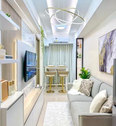 Highway Hills Appartement | Eastovia Suites city center condo with pool at Fame