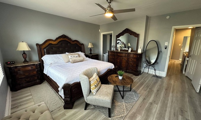 Lincoln-Lemington-Belmar Maison | Eastside urban rental has pool, free parking & sleeps up to 6!
