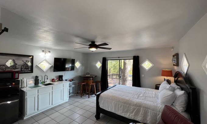 Medicine Park Cabine | Easy Rider Cabin -Boat/Trailer prkg, Pet ok w/fee