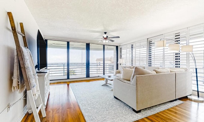 New Smyrna Beach Maison | Ebb Tide Resort